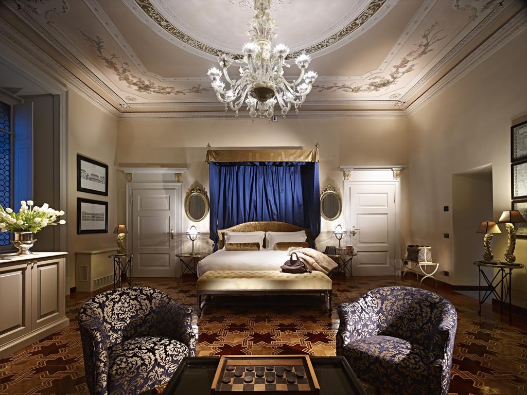 The Gentleman Of Verona Room photo